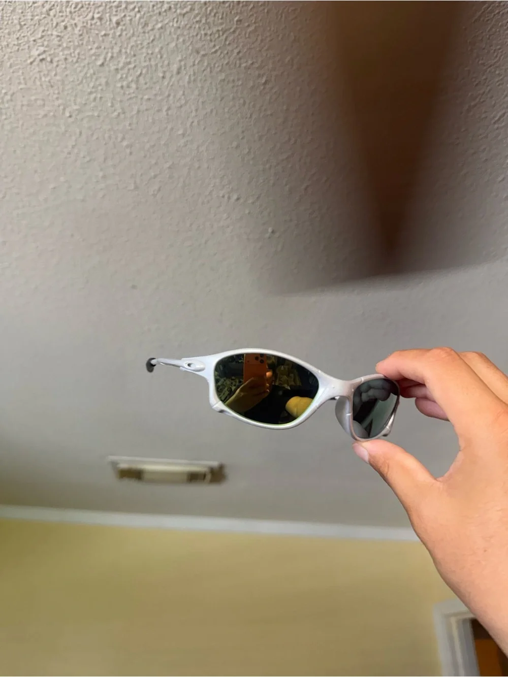 White Sport Sunglasses with Mirrored Lenses Oakley